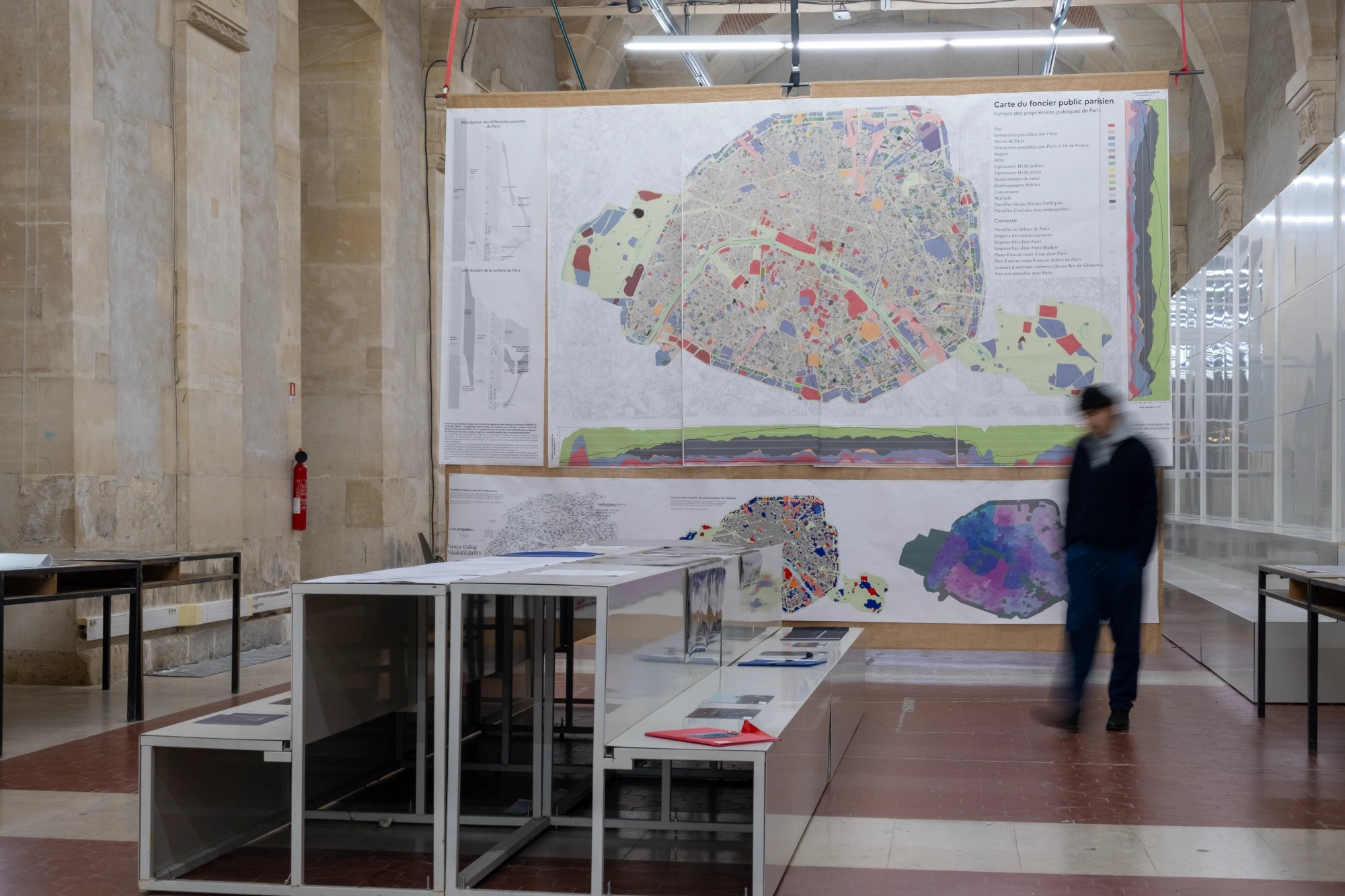 Hypothetical parisian public property